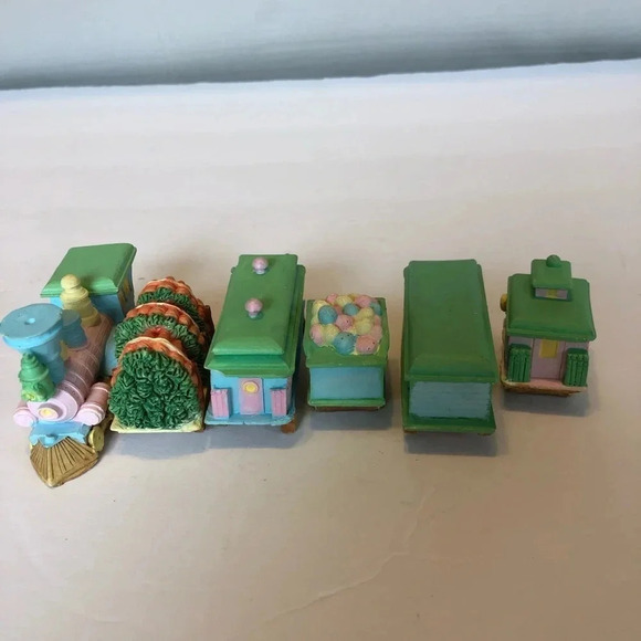 Vintage Christmas Decor - Picture 3 of 4